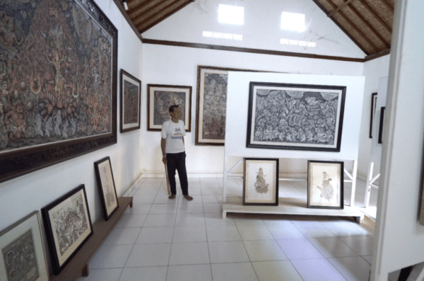 Ketut Madra Expresses Himself Through His Paintings :: Emotional Changes